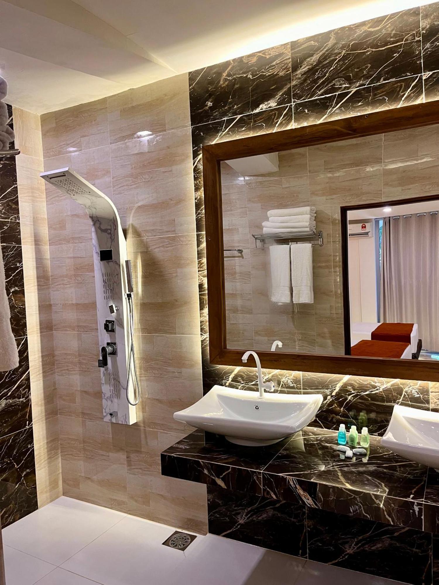 Sundaras Infinity Jungle Resort 담불라 외부 사진